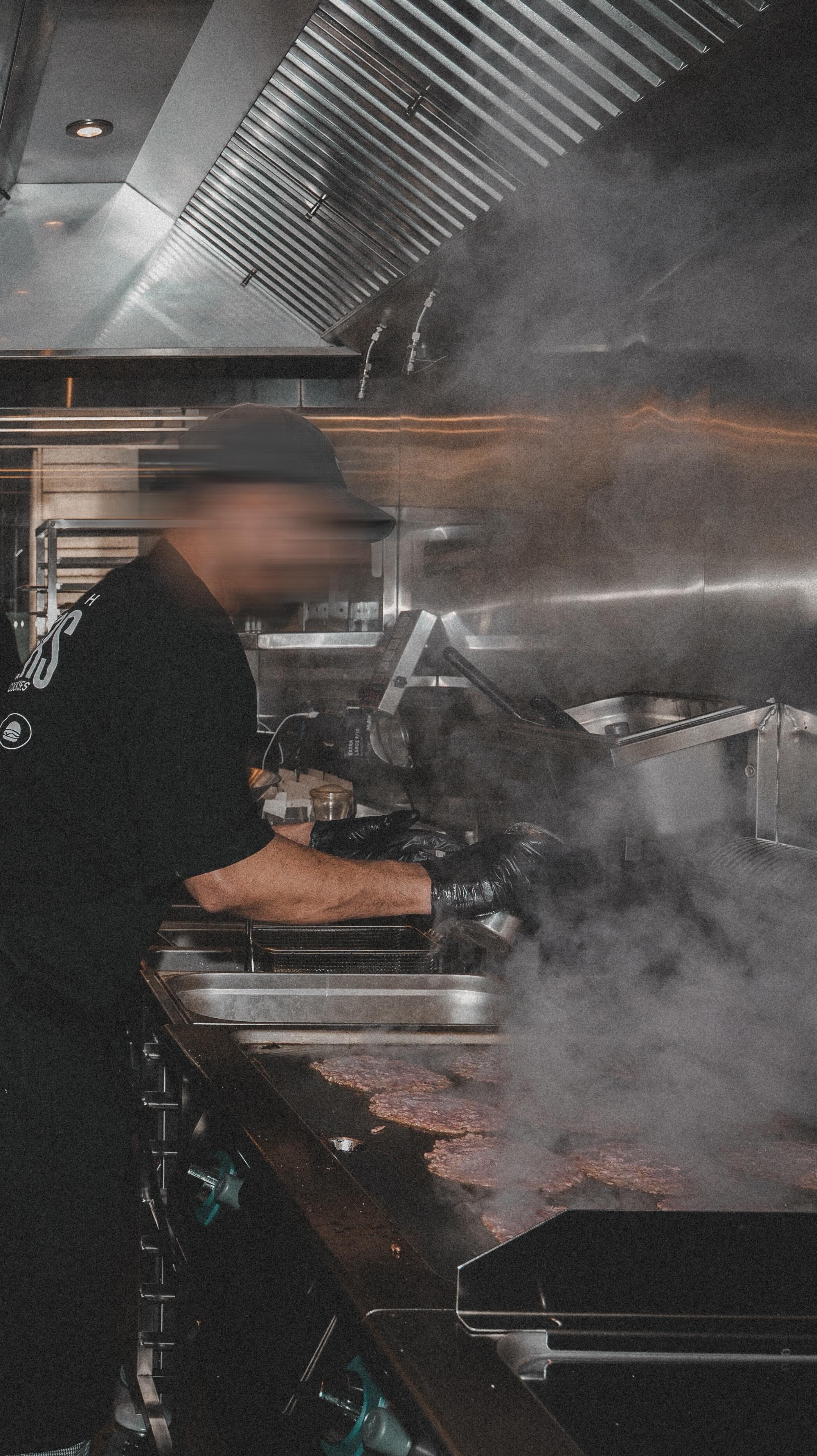 New spot. Same energy. 
Come through.

Junk Saint-Georges 

📍24 Rue Saint-Lazare, 75009 Paris

 🕒 Mon-Sun: 12pm - 10:30pm

#junkburgers #parisrestaurant #smashburger
